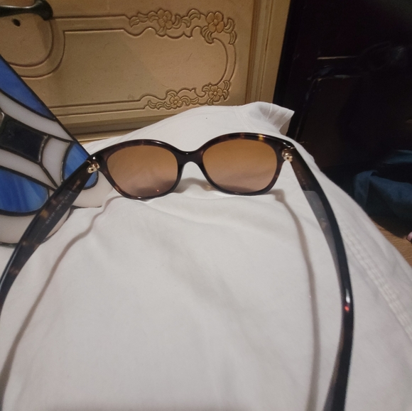 Sun glasses - Picture 5 of 7